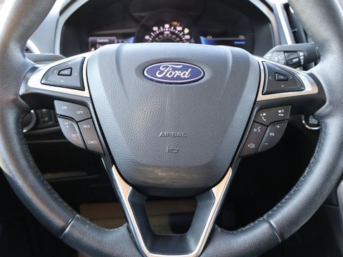 Used 2024 Ford Edge Titanium image 30