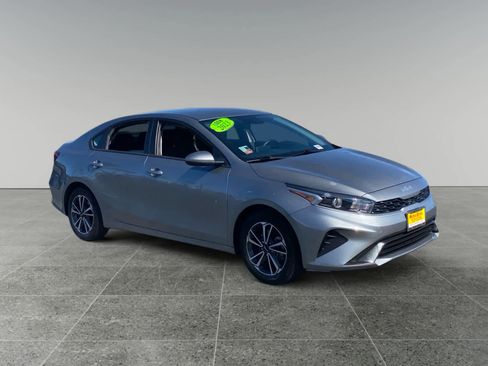 Used 2023 Kia Forte LXS image 7