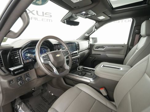 Used 2022 Chevrolet Silverado 1500 LTZ w/ LTZ Premium Package AWD/4WD image 10