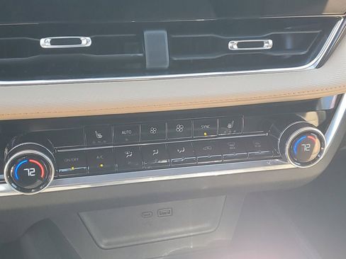 Used 2025 Chevrolet Equinox ACTIV image 18