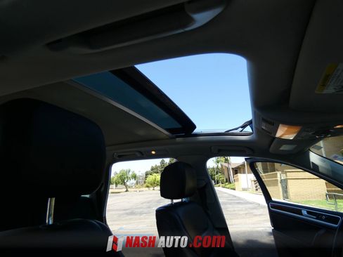 Used 2014 Volkswagen Touareg VR6 AWD/4WD image 28