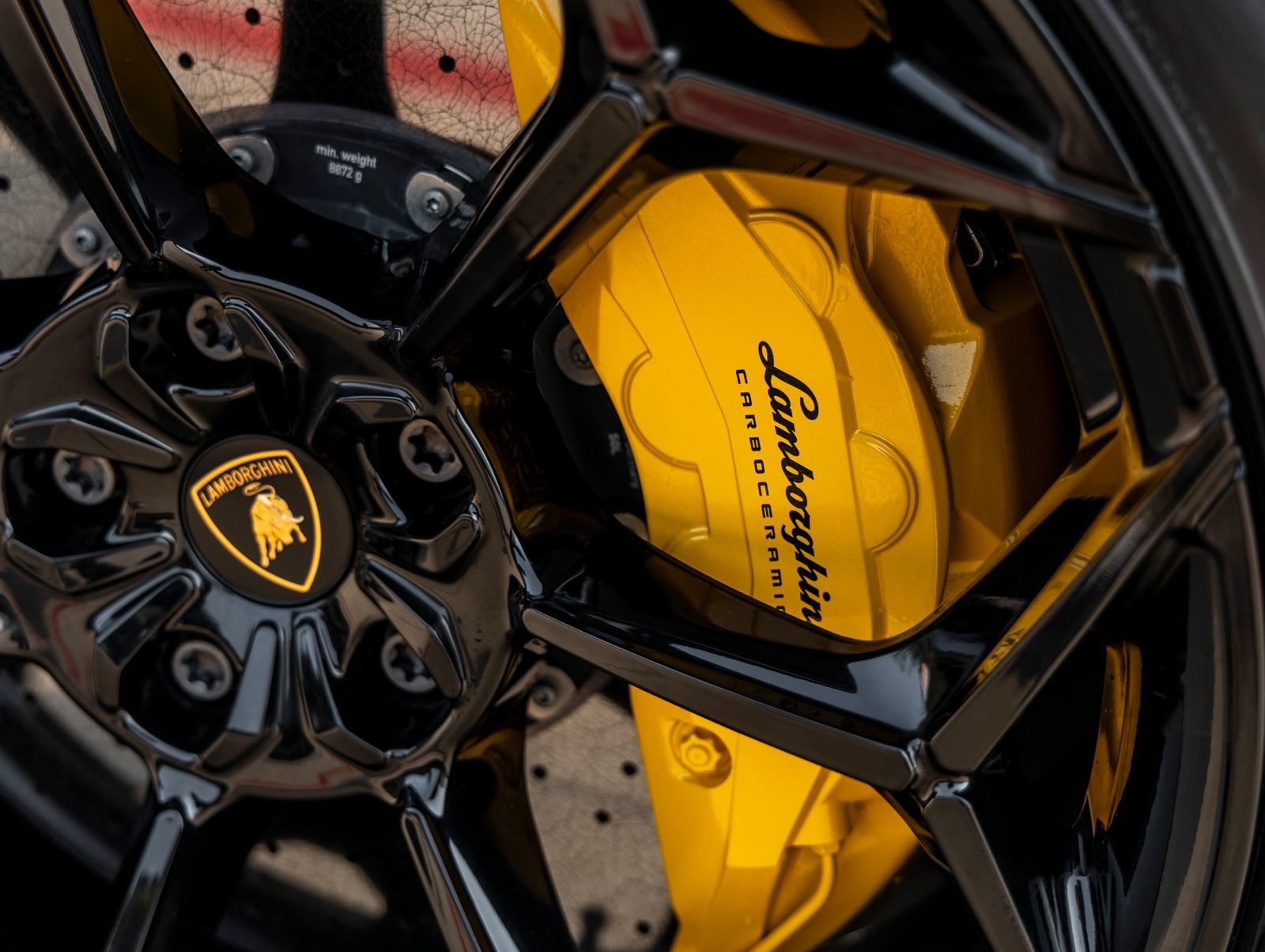 Used 2024 Lamborghini Urus Performante AWD/4WD image 14