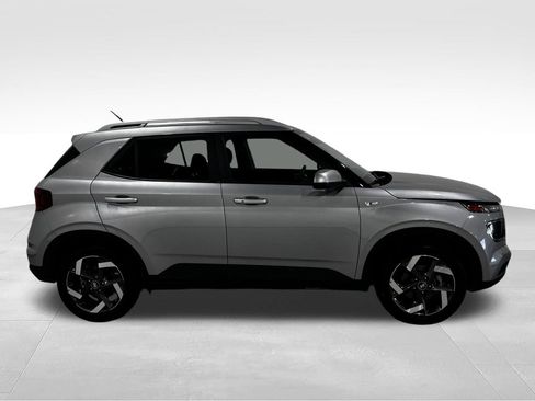 Used 2025 Hyundai Venue SEL FWD image 20