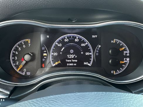 Used 2019 Jeep Grand Cherokee Laredo image 10