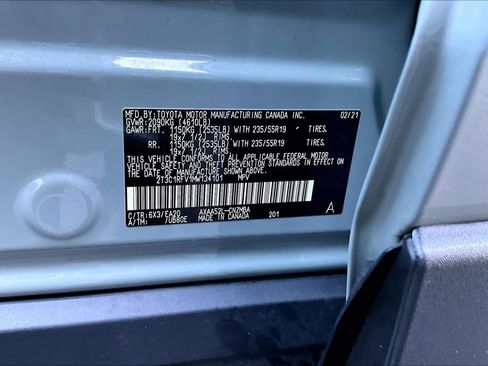 Used 2021 Toyota RAV4 XLE Premium FWD image 34