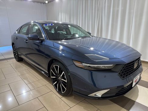 Used 2024 Honda Accord Touring image 7