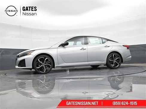 New 2025 Nissan Altima 2.5 SR image 46