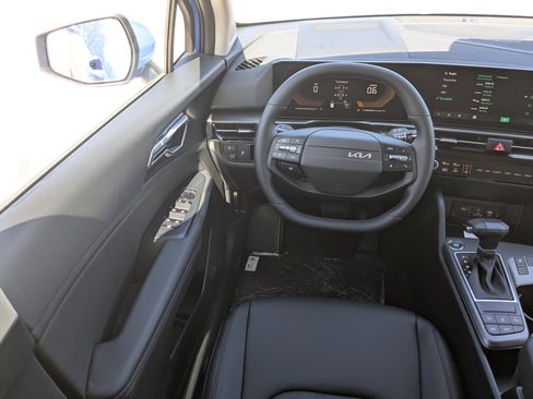 New 2026 Kia Sportage EX FWD image 23