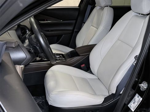 Used 2023 MAZDA CX-30 AWD 2.5 S w/ Premium Package image 19