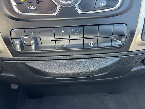 Used 2014 RAM 2500 Big Horn AWD/4WD image 36
