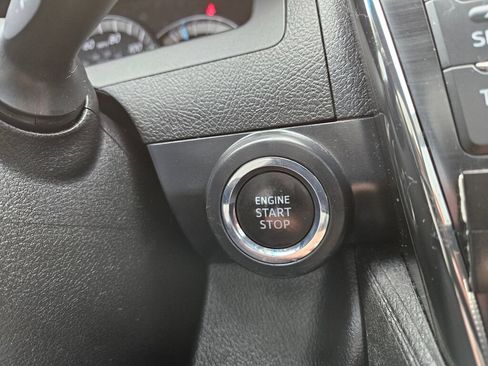 Used 2012 Toyota Camry SE w/ Leather Pkg FWD image 27