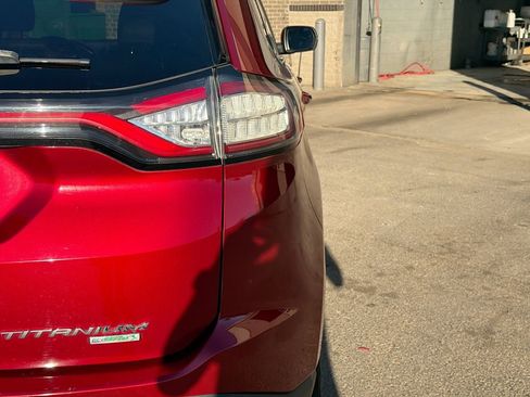 Used 2017 Ford Edge Titanium w/ Technology Package FWD image 11