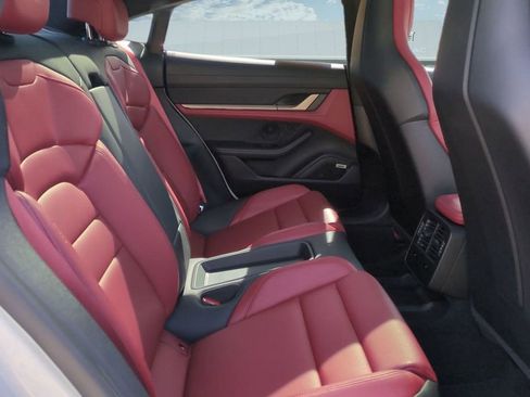 Used 2022 Porsche Taycan 4S AWD/4WD image 18