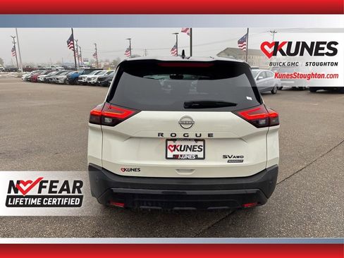 Used 2023 Nissan Rogue SV w/ SV Premium B Package image 6