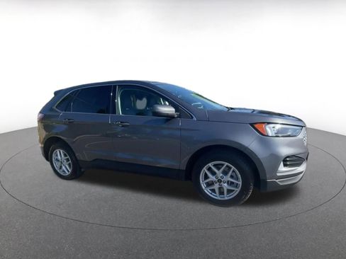 Used 2024 Ford Edge SEL image 2