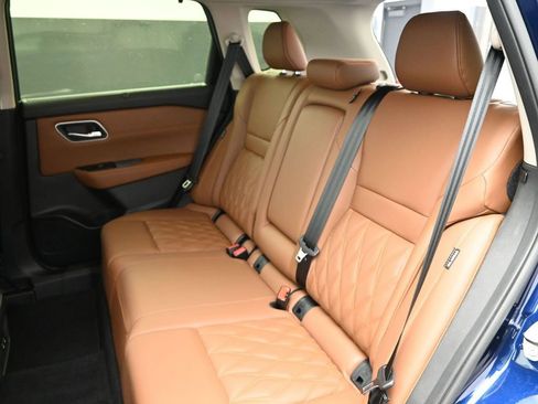 Used 2024 Nissan Rogue Platinum w/ Platinum Premium Package image 13