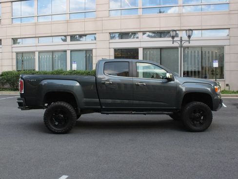 Used 2017 GMC Canyon SLT AWD/4WD image 6