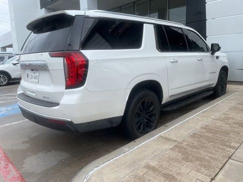 Used 2023 GMC Yukon XL SLT image 3
