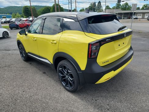 New 2026 Nissan Kicks SR w/ SR Premium Package AWD/4WD image 6