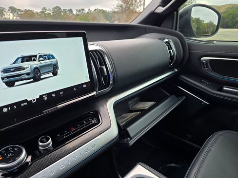 New 2025 Ford Expedition Platinum w/ Stealth Appearance Package image 44