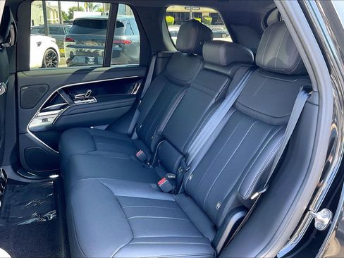 New 2026 Land Rover Range Rover SE AWD/4WD image 17
