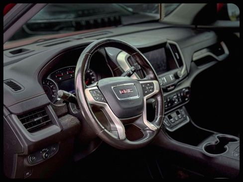 Used 2020 GMC Terrain SLT w/ Preferred Package image 3