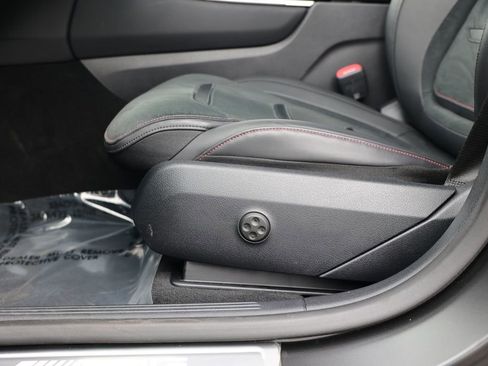 Used 2025 Mercedes-Benz GLC 43 AMG 4MATIC image 23