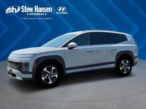 New 2026 Hyundai Ioniq 9 SE image 2