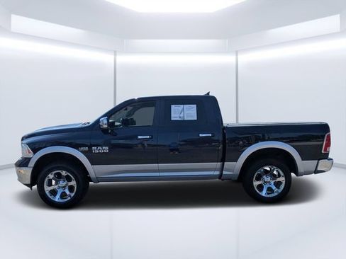 Used 2017 RAM 1500 Laramie w/ Convenience Group AWD/4WD image 6