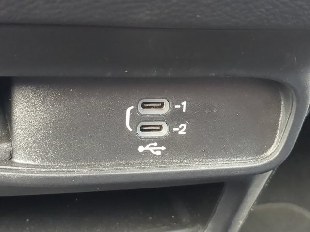 Certified 2026 Chrysler Pacifica Select FWD image 26
