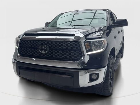 Used 2020 Toyota Tundra SR5 w/ SR5 Leather Package image 4