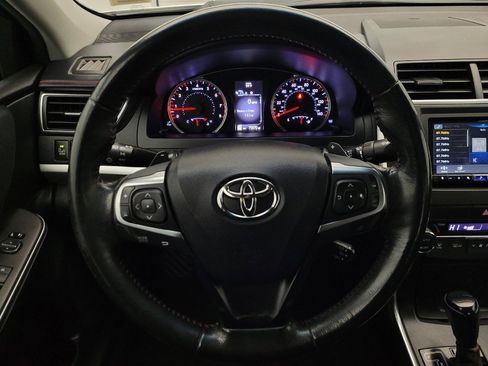 Used 2016 Toyota Camry XSE image 22