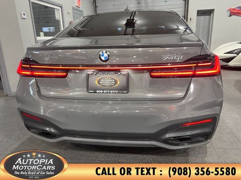 Used 2022 BMW 740i w/ M Sport Package RWD image 50