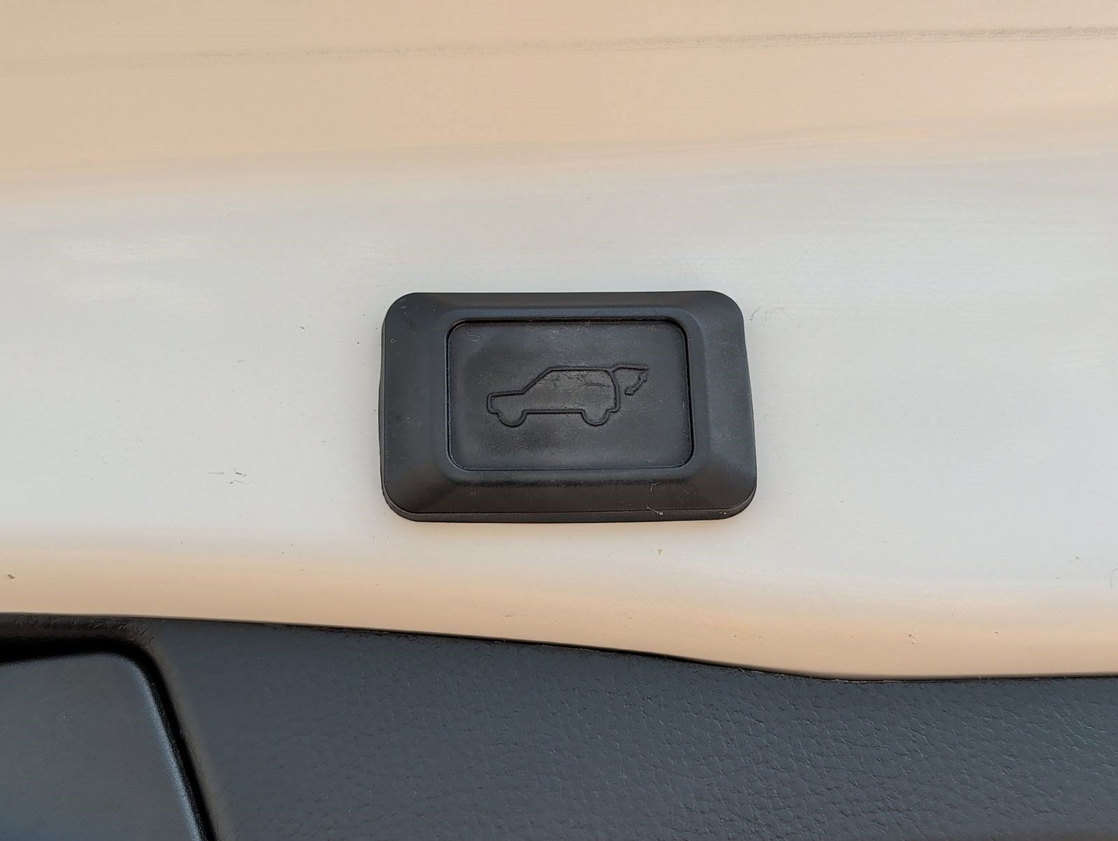 Used 2020 Toyota RAV4 Limited w/ Limited Grade Weather Package AWD/4WD image 29