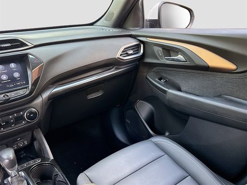 Used 2022 Chevrolet TrailBlazer ACTIV w/ Sun and Liftgate Package image 24