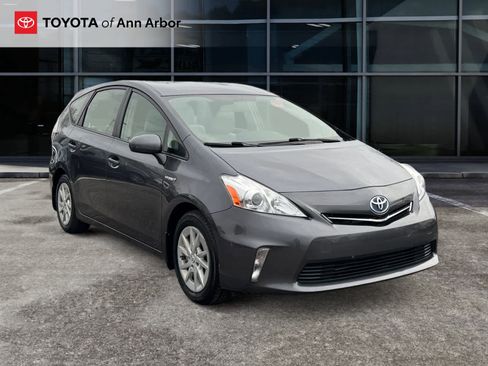 Used 2012 Toyota Prius V Two image 1