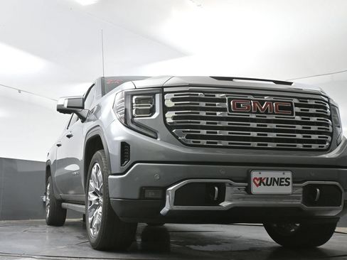 Used 2023 GMC Sierra 1500 Denali w/ Denali Reserve Package AWD/4WD image 27
