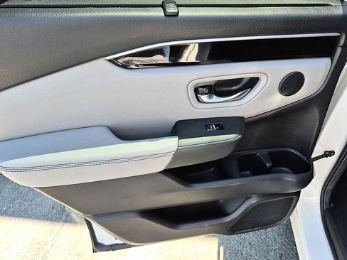 Used 2025 Honda Pilot Touring image 29