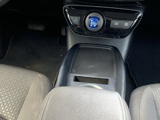 Used 2019 Toyota Prius LE w/ Carpet Mat Package AWD/4WD image 27