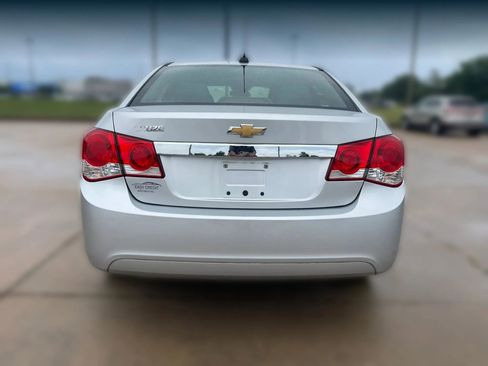 Used 2016 Chevrolet Cruze LS FWD image 6