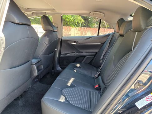 Used 2018 Toyota Camry SE w/ Moonroof Package FWD image 14