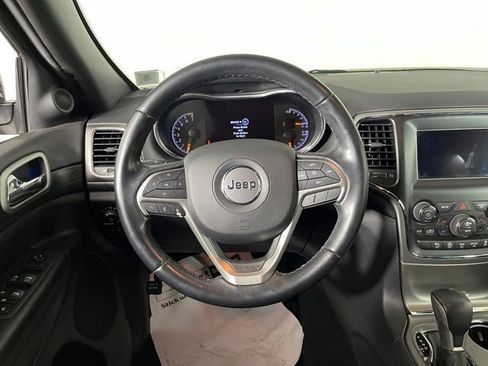 Used 2020 Jeep Grand Cherokee Laredo AWD/4WD image 17