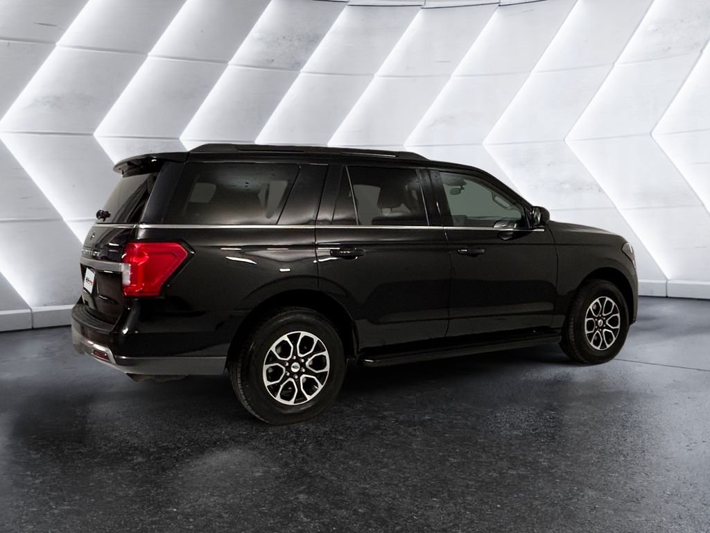 Used 2024 Ford Expedition XLT RWD image 4