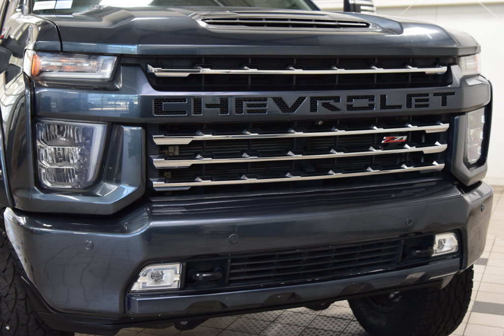 Used 2020 Chevrolet Silverado 2500 LTZ w/ LTZ Premium Package AWD/4WD image 11