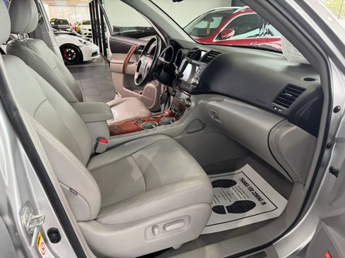 Used 2010 Toyota Highlander Limited AWD/4WD image 14