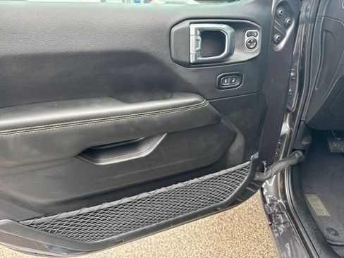 Used 2025 Jeep Wrangler Unlimited Sahara w/ Safety Group image 19