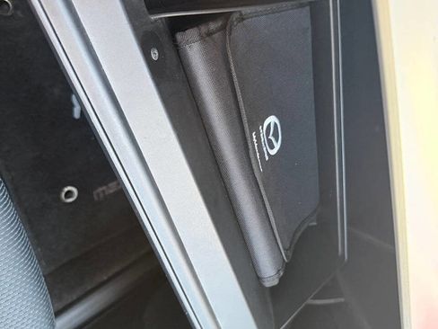 Used 2011 MAZDA MAZDA3 i Touring image 23