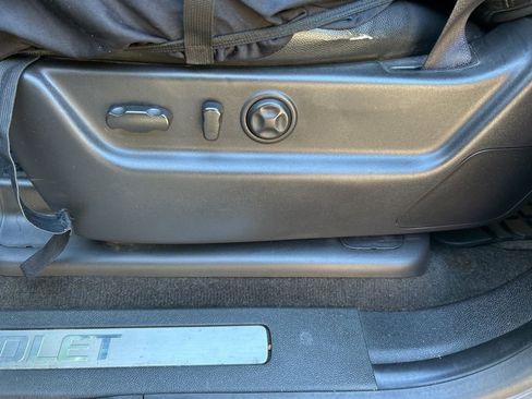 Used 2013 Chevrolet Tahoe LTZ image 17