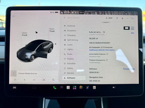 Used 2018 Tesla Model 3 Long Range RWD image 10