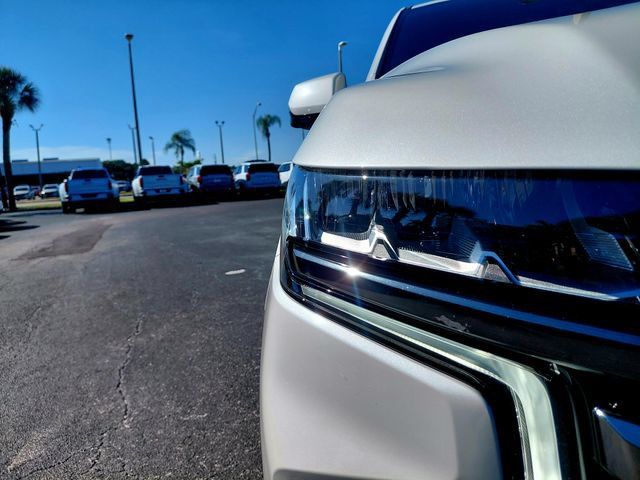 Used 2022 Chevrolet Tahoe Z71 w/ Z71 Off-Road Package AWD/4WD image 8